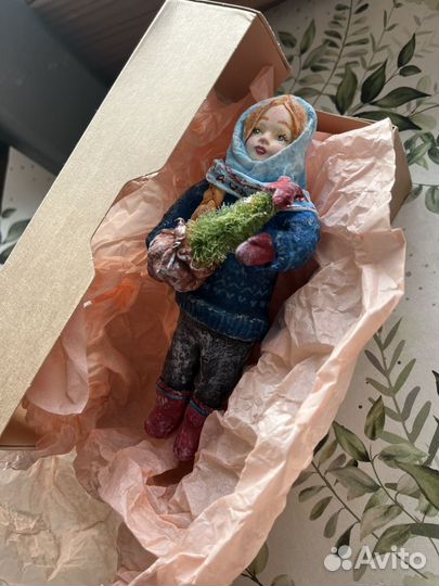 Ватная игрушка. Девочка в синем свитере