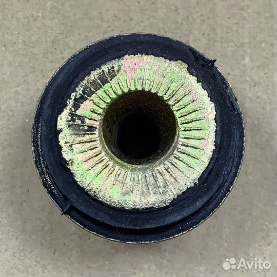 Сайлентблок подрамника задний Audi 80