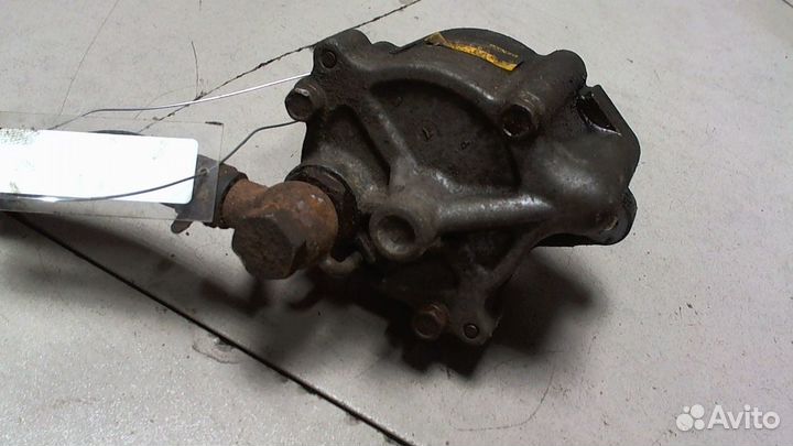 Насос вакуумный Toyota Land Cruiser Prado (120)