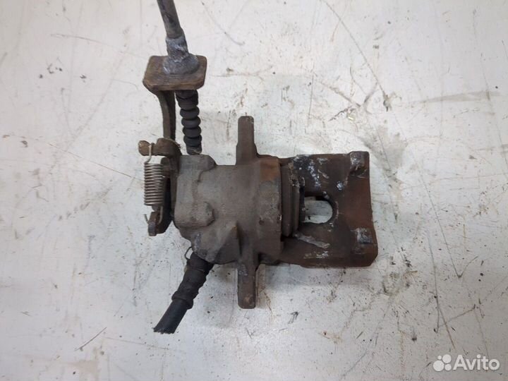 Суппорт Toyota Auris E15, 2007