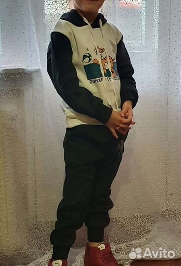 Спортивный костюм детский 104-110 р-р