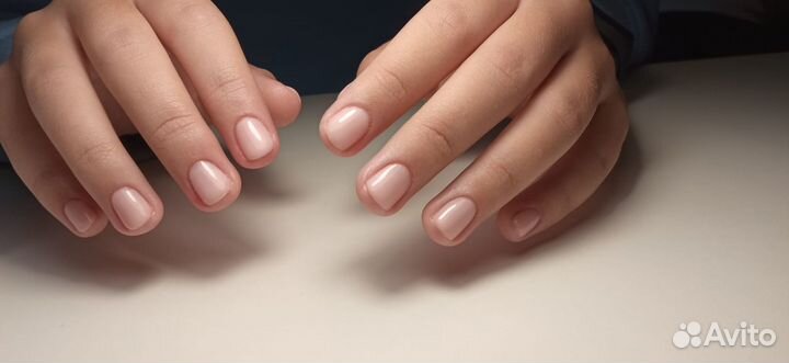 Модель на маникюр