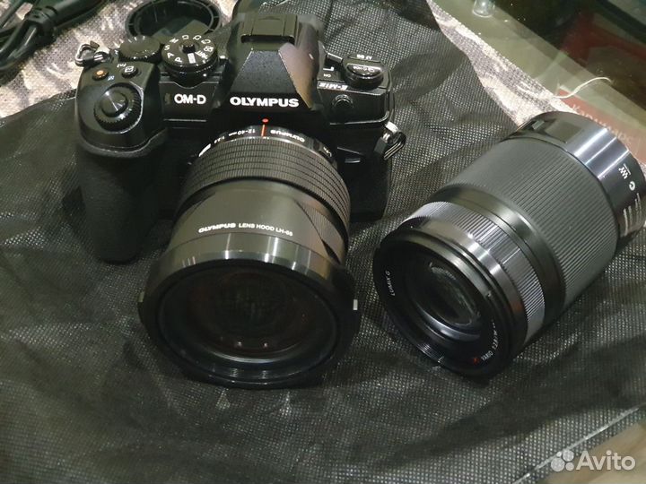 Продается фотоаппарат Olympus OM-D E-M1 Mark II