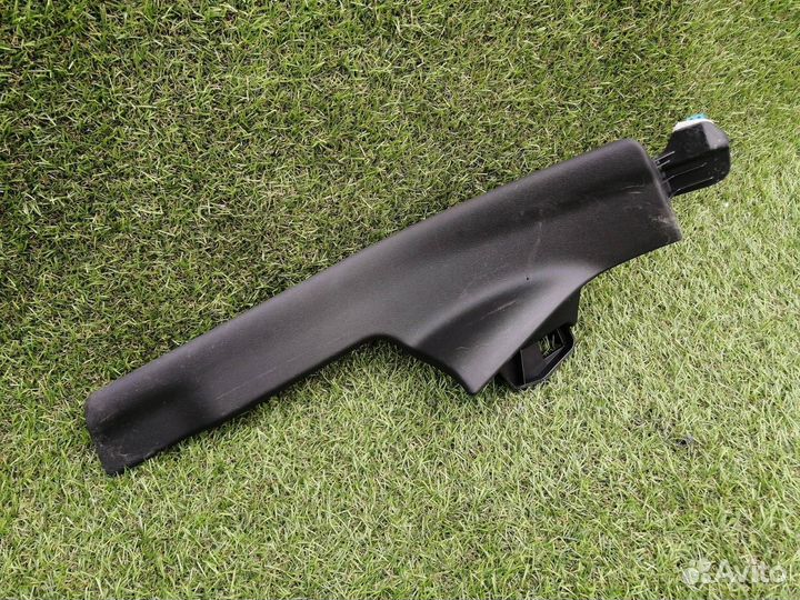 Накладка порога задняя правая Volvo V60