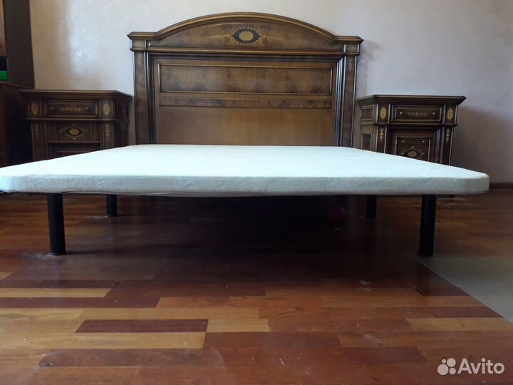 Кровать Италия и две тумбочки прикроватных