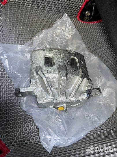 Суппорта тормозные передние субару