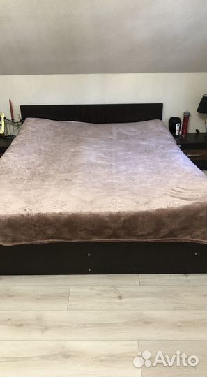 Кровать двухспальная с матрасом 180 200 бу