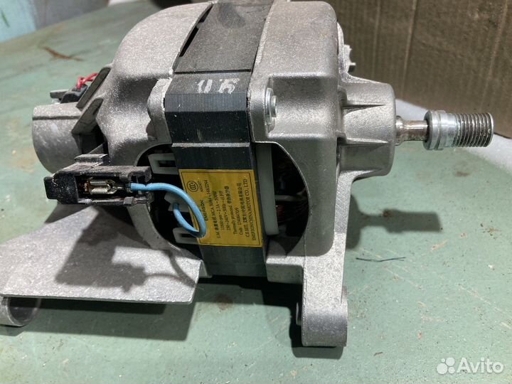 Двигатель от стиральной машины Zanussi