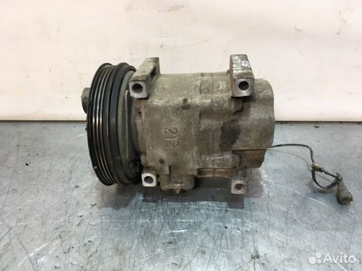 Компрессор кондиционера Mazda Familia седан BJ