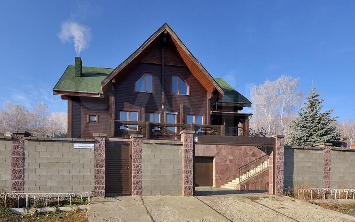 Дом 308 м² на участке 12 сот.