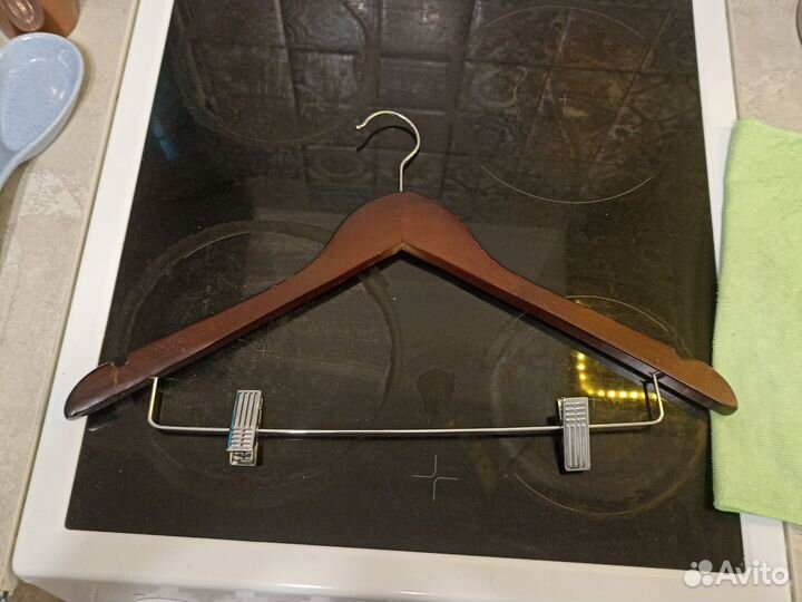 Плечики деревянные с зажимами