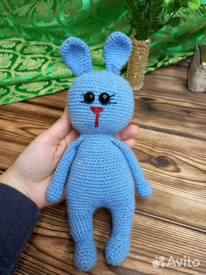 Вязанные игрушки зайчик ручной работы