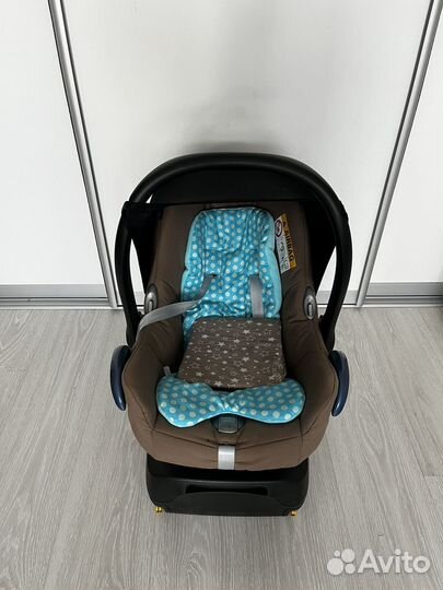 Автолюлька Maxi-cosi Cabriofix с базой isofix