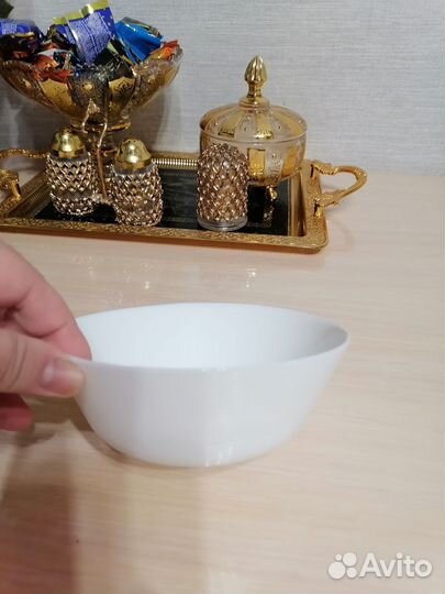 Тарелка глубокая, салатник