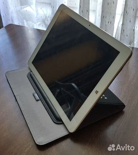 Чехол Kobe универсальный для планшетов 9