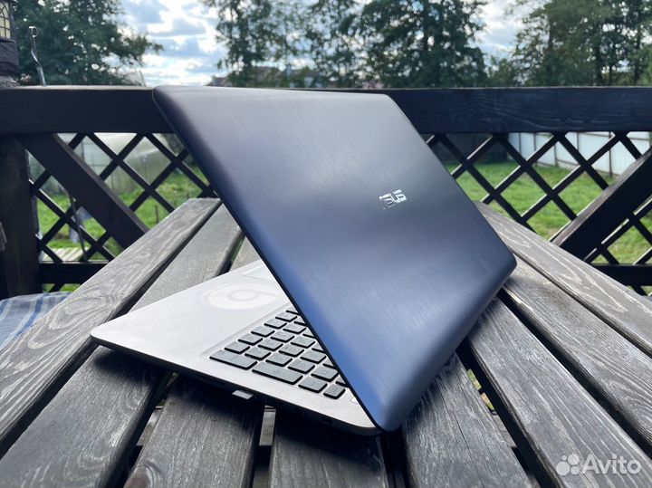 Ноутбук asus