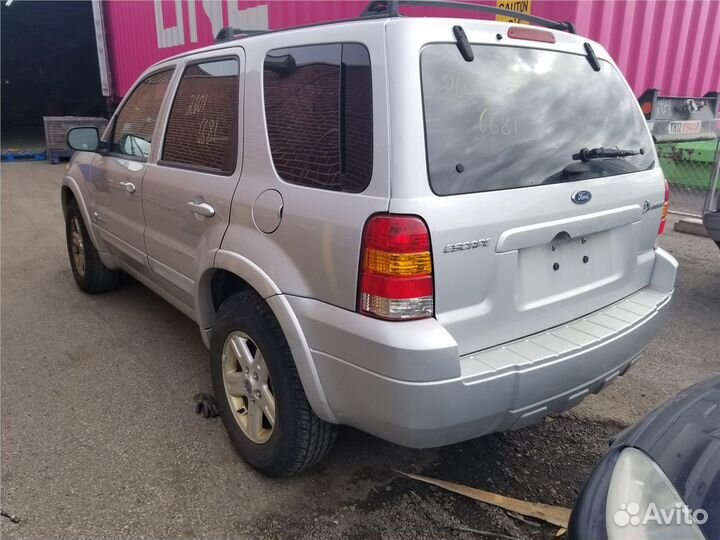 Разбор на запчасти Ford Escape 2001-2006