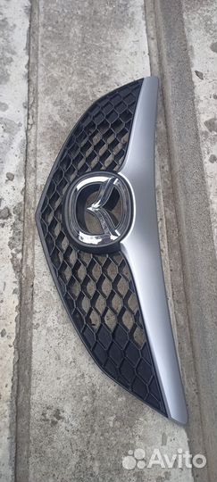 Решетка капота mazda 3