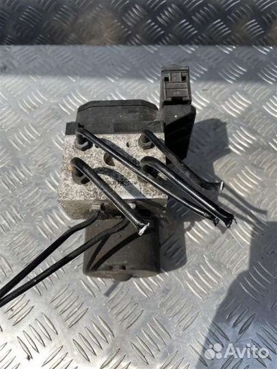 Блок абс (ABS) Audi A8 2.5 8E0614111T