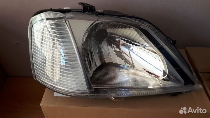 Фара правая/левая Рено Логан Фаза 1 04-10 год
