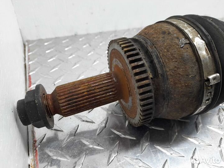 Полуось передняя R Kia Sorento 2 XM