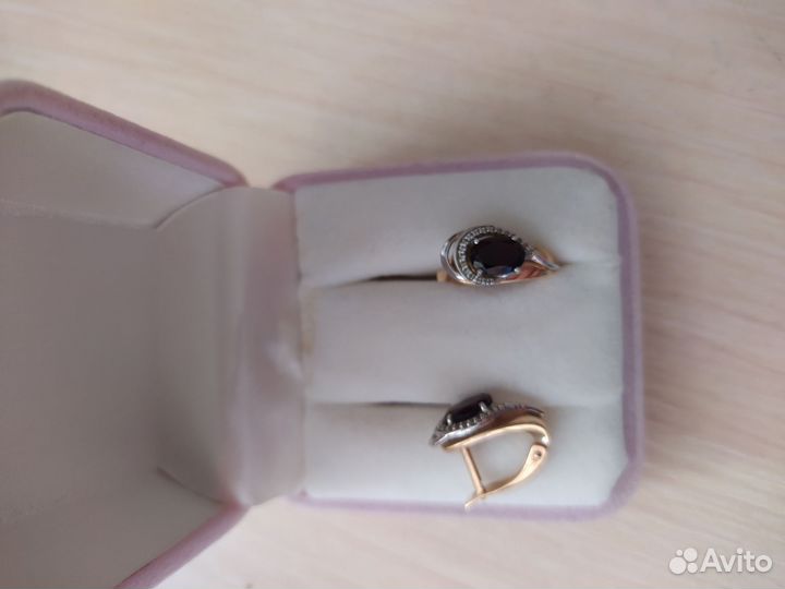 Золотые серьги с гранатом 585 бу