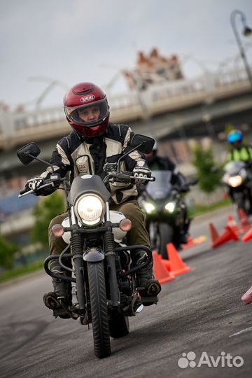 Bajaj avenger 220