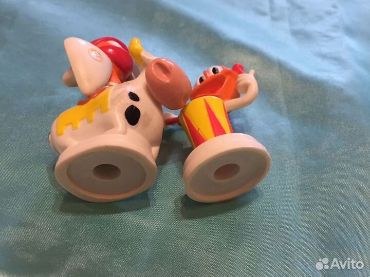 Игрушки от Чупа-чупс и Макдоналдс