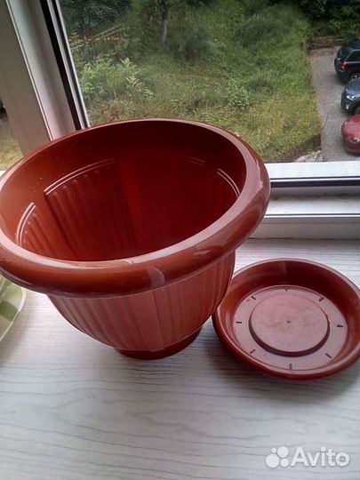 Вазон с подставкой 