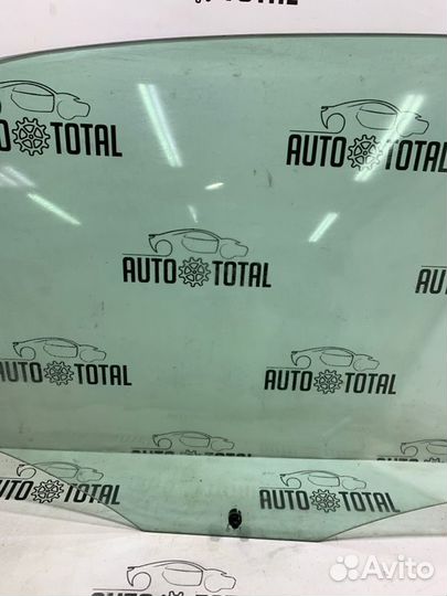 Стекло двери заднее правое Volkswagen Polo sedan