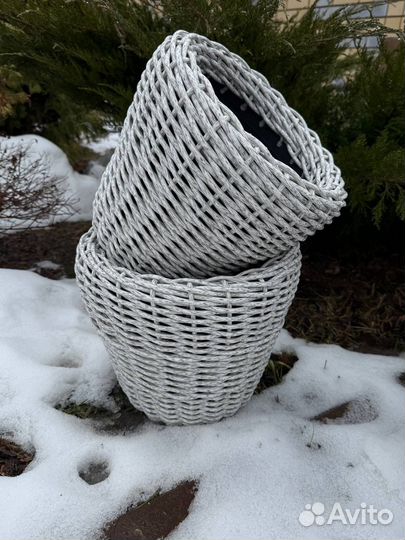 Кашпо уличное для цветов