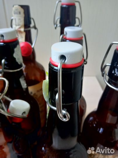 Бутылки с бугельными пробками