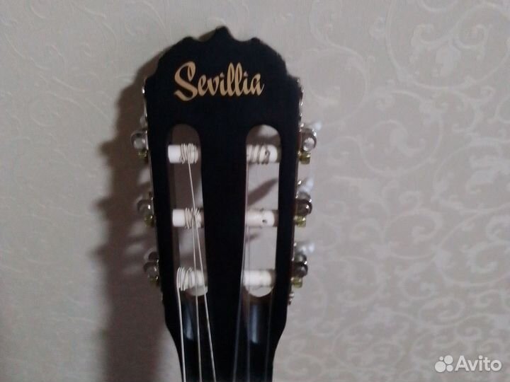 Классическая гитара шестиструнная бу