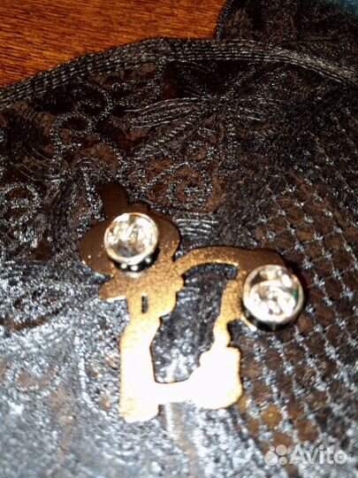 Брошь значок 