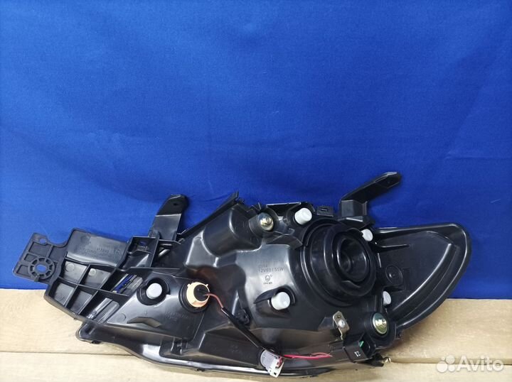 Фара правая Mitsubishi Outlander 1 2003-2008