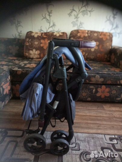 Прогулочная коляска McCan LIA с накидкой на ноги