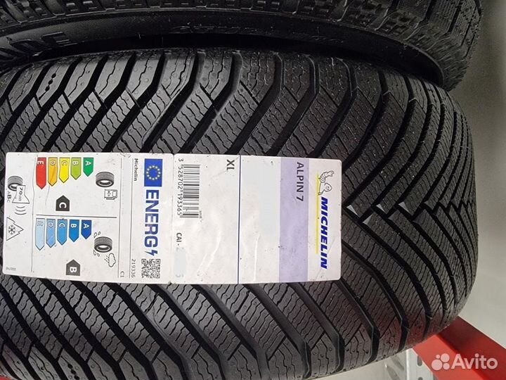 Michelin Alpin 7 205/45 R17 88V