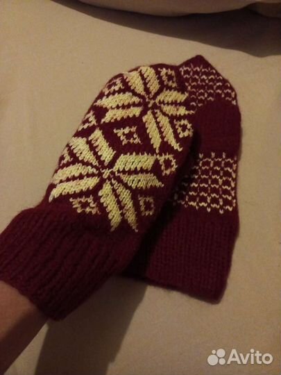 Варежки ручной вязки