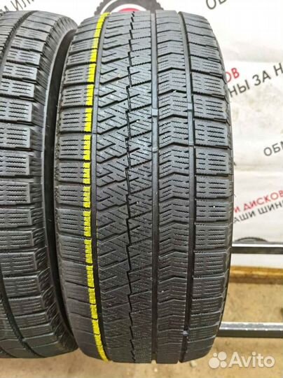 Bridgestone Blizzak VRX2 215/55 R17 94Q