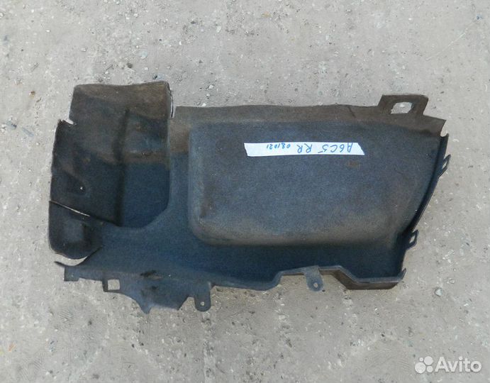 Обшивка багажника правая Audi A6 C5 седан 4B586388