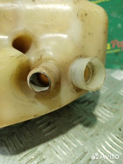 Бачок расширительный Audi А80 седан 1.8