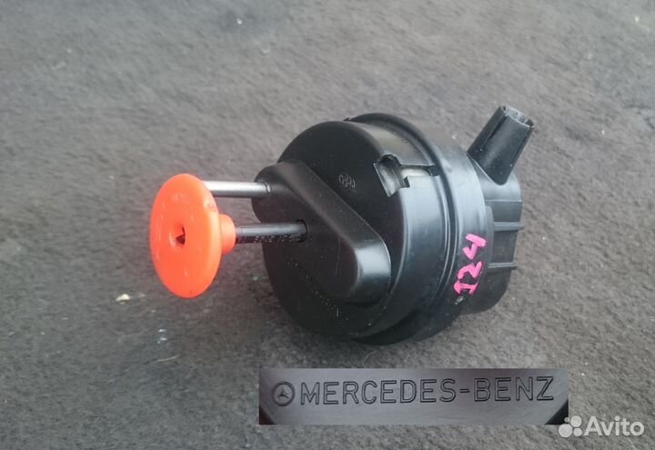 Клапан вакуумный лючка бензобака Mercedes