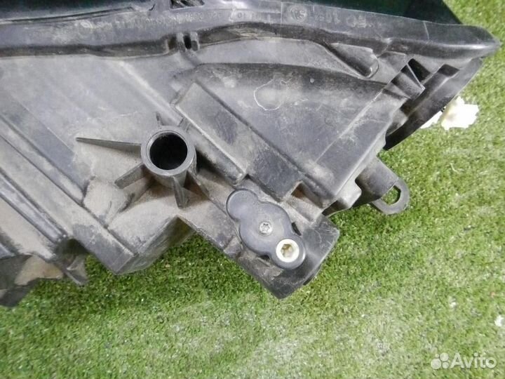 Фара правая Skoda Rapid