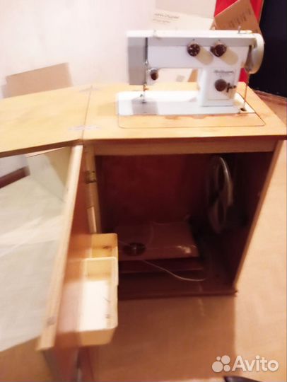 Швейная машина подольская ножная