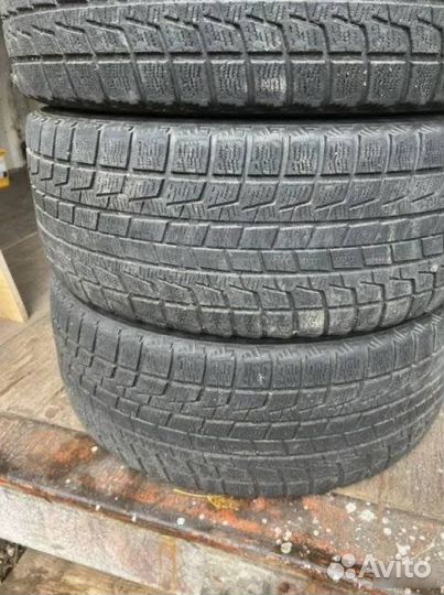 Bridgestone Blizzak Revo1 225/55 R17 116V