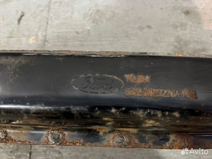 Усилитель бампера задний Ford Focus 3 CB8