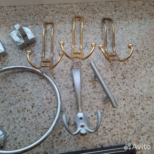 Крючок настенный