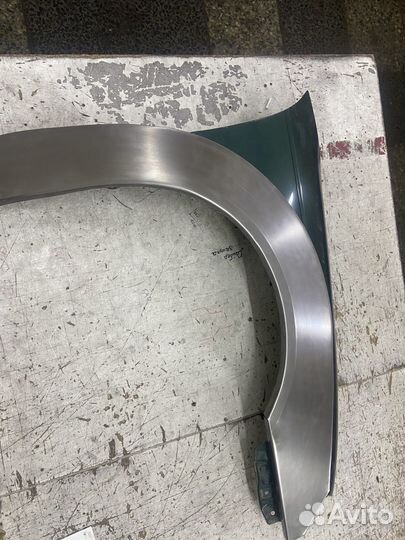Toyota Avensis арки передних крыльев комплект