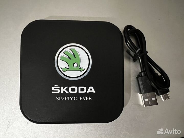 Беспроводная зарядка Skoda новая (с usb)