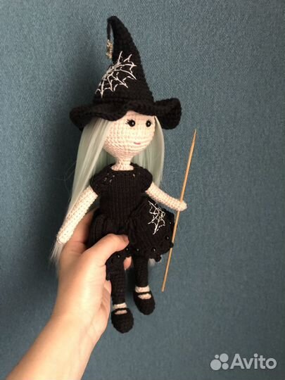 Кукла вязанная ведьмочка